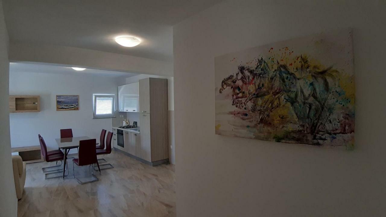 Relax Apartment Starigrad Paklenica Bagian luar foto